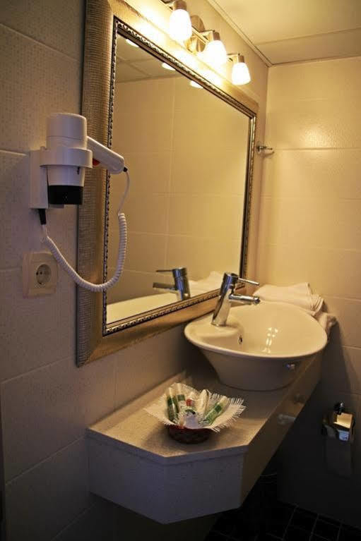 Ileri Hotel & Apartments Cesme Bagian luar foto